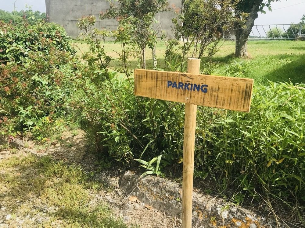 Le panneau du parking