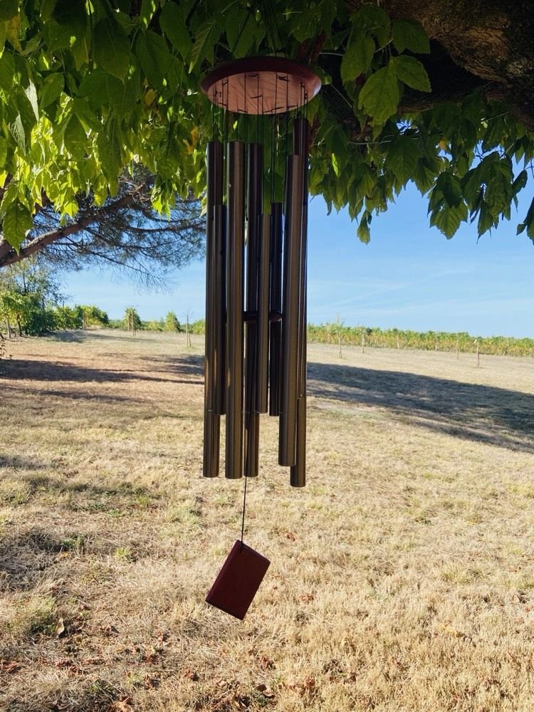 Le carillon du jardin, face aux vignes de l'Entre-deux-Mers